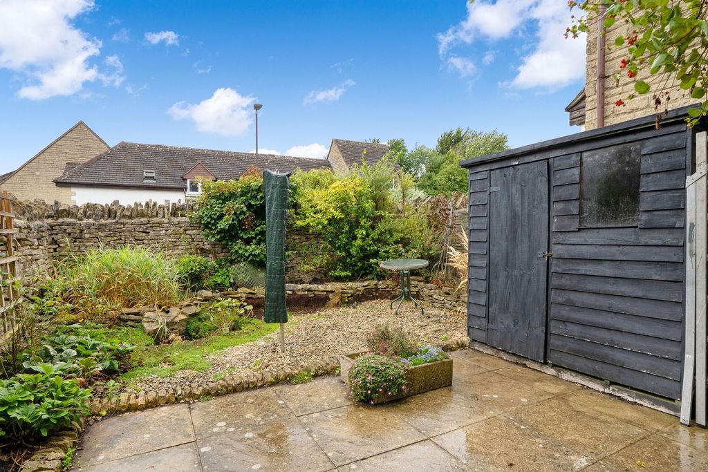 Property photo 2 of 9