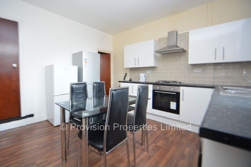 Property photo 2 of 8 Photo