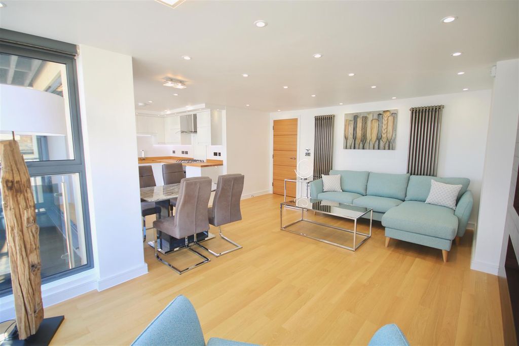 Property photo 2 of 15 Img_0944.Jpg