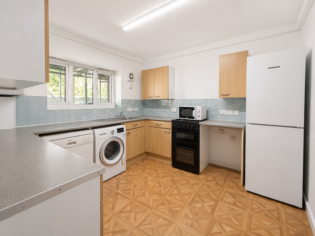 Property photo 2 of 6 Kitchen