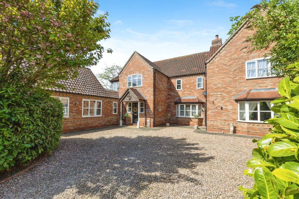 Property photo 3 of 38