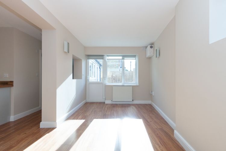 Property photo 2 of 9 238427