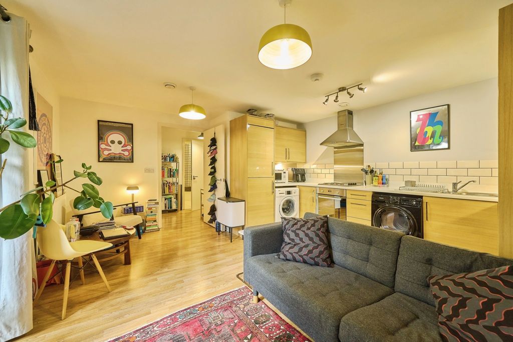 Property photo 3 of 17 Pbox-Img.Jpg