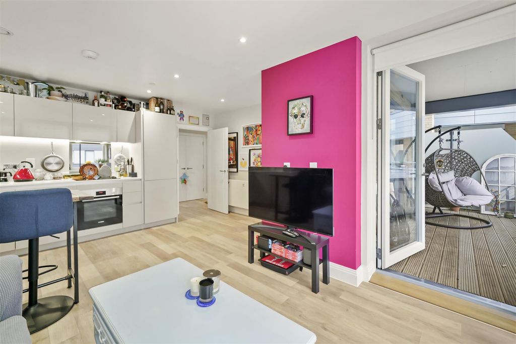 Property photo 2 of 14 Living Area