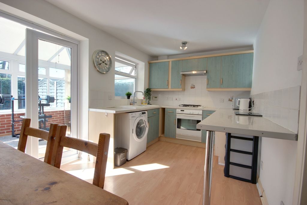 Property photo 3 of 18 1 Kit Din A