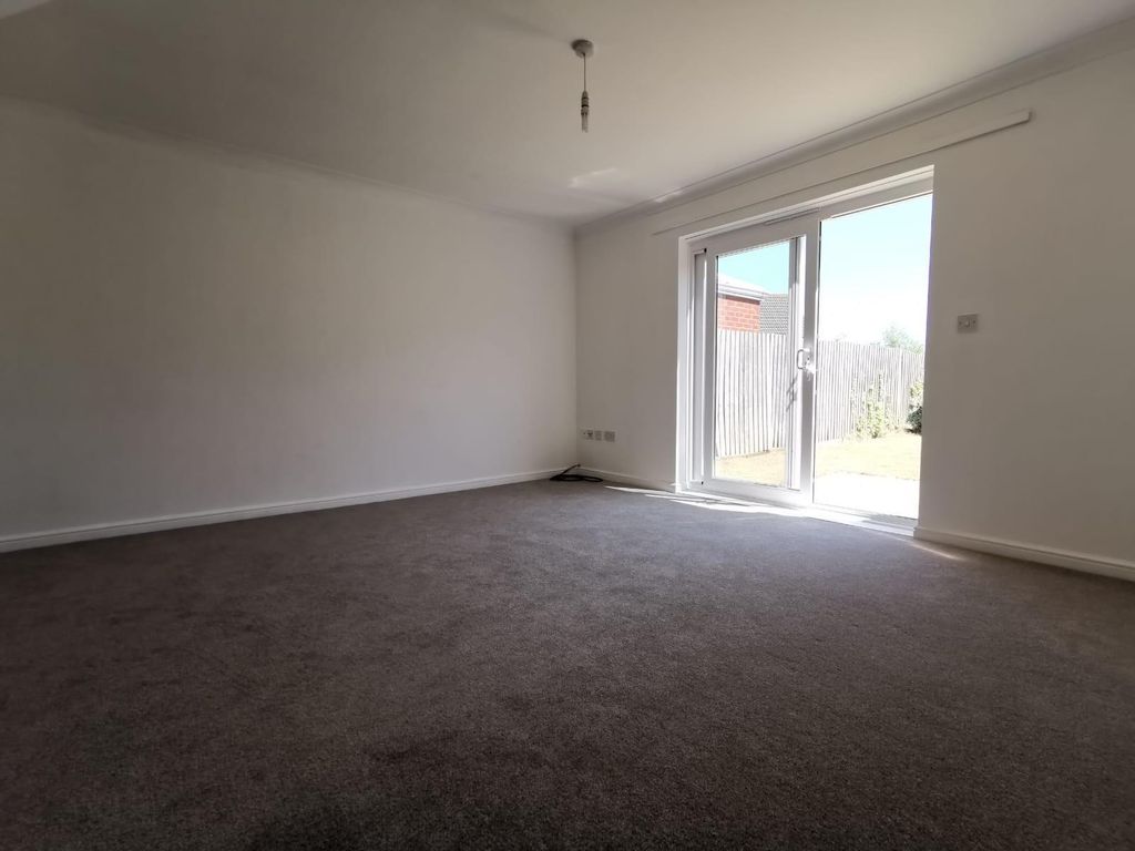 Property photo 3 of 8 Living Room