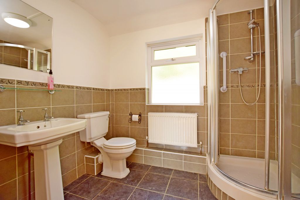 Property photo 3 of 12 Detached House To Rent