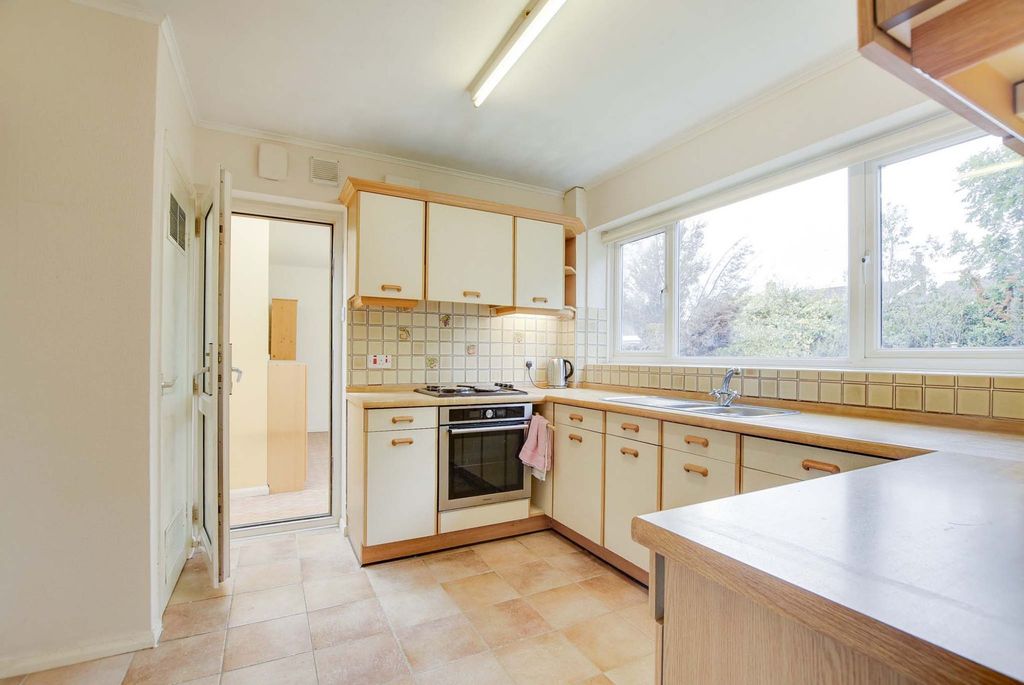 Property photo 3 of 26