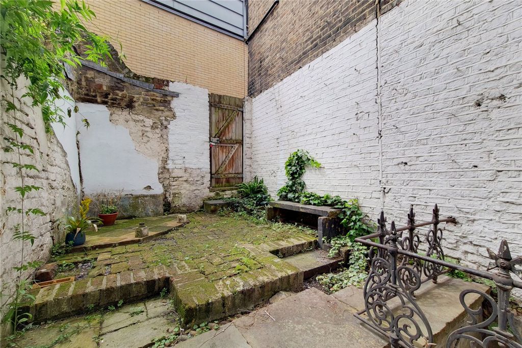 Property photo 2 of 12 Picture No. 19
