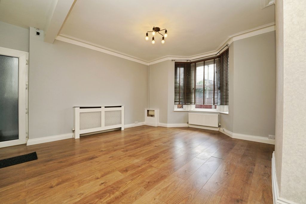 Property photo 3 of 10 Pbox-Img.Jpg