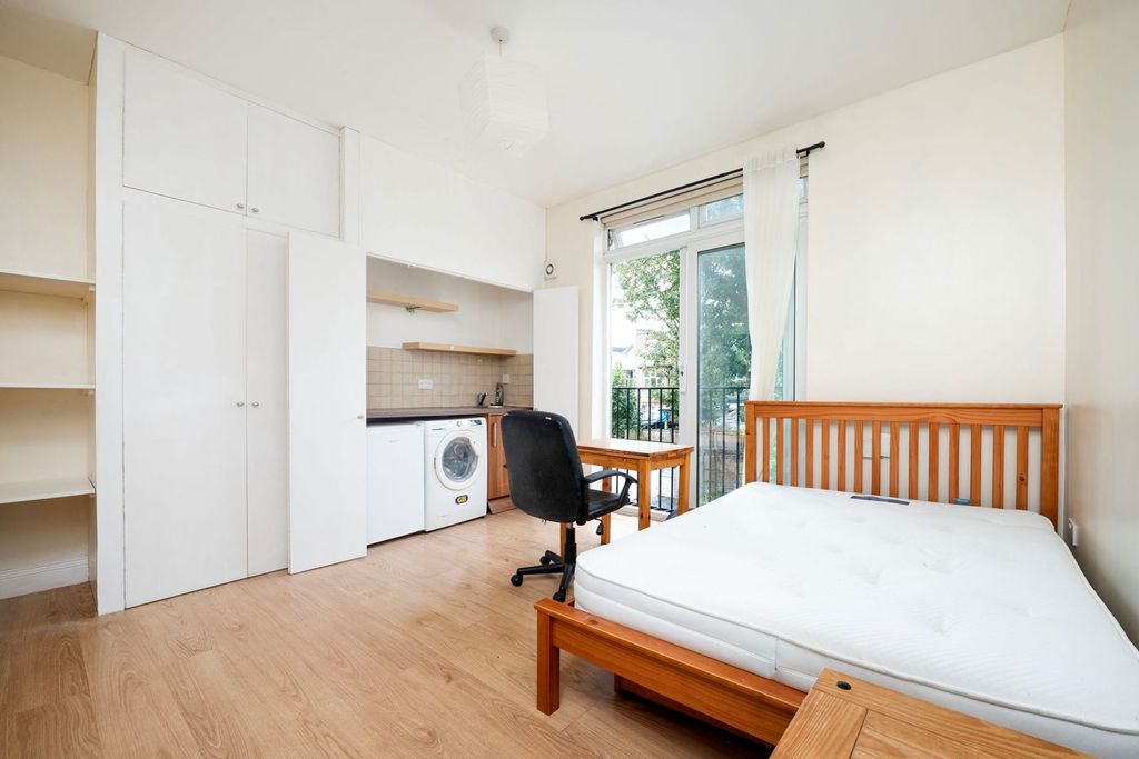 Property photo 3 of 11