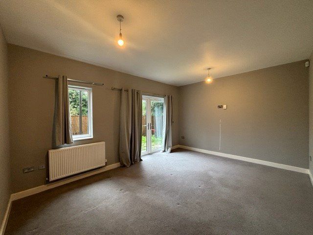 Property photo 2 of 12 Lounge