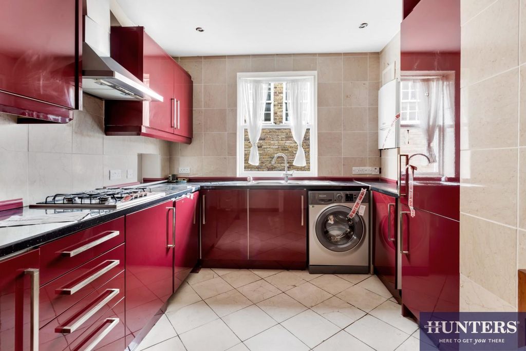 Property photo 3 of 8 Kitchen