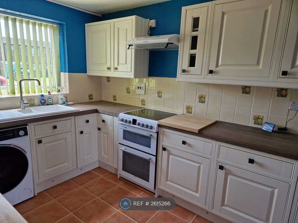 Property photo 1 of 6 Kitchen