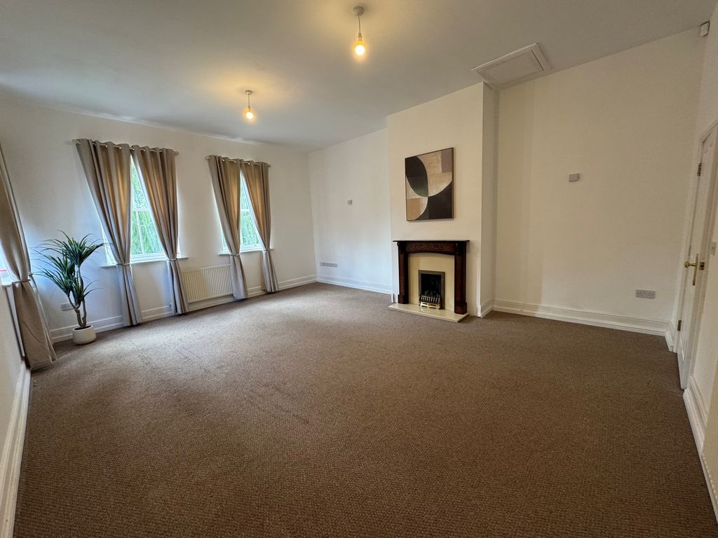 Property photo 3 of 7 Lounge