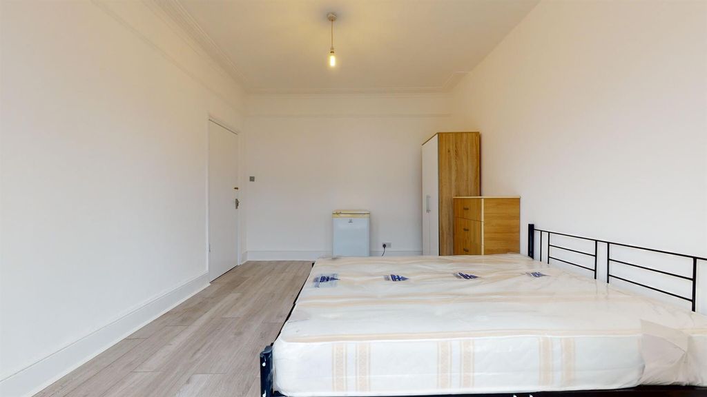 Property photo 3 of 7 70 R1.Jpg