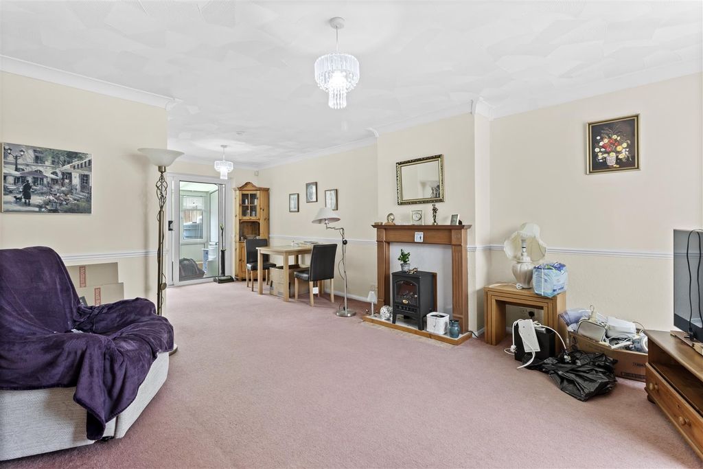 Property photo 2 of 21 Living Room