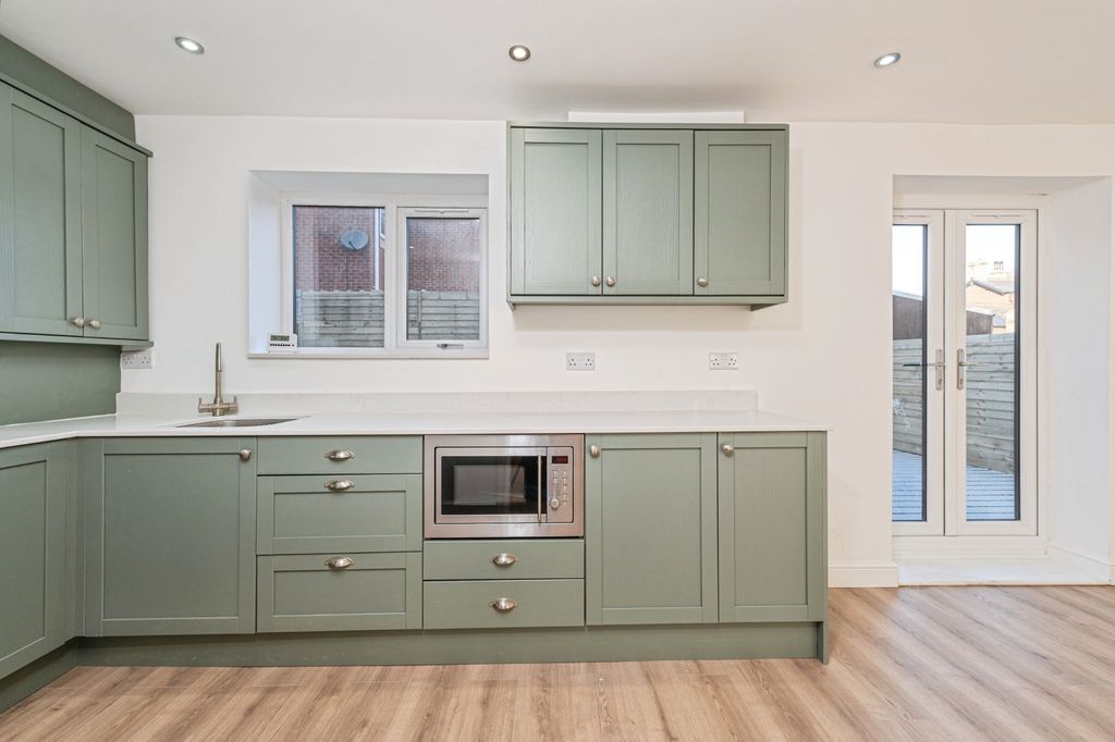 Property photo 3 of 15