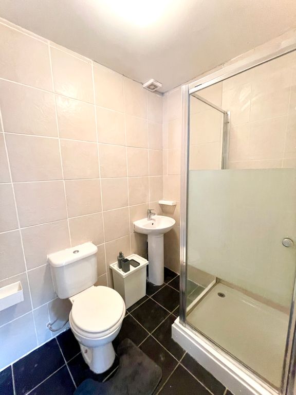 Property photo 1 of 3