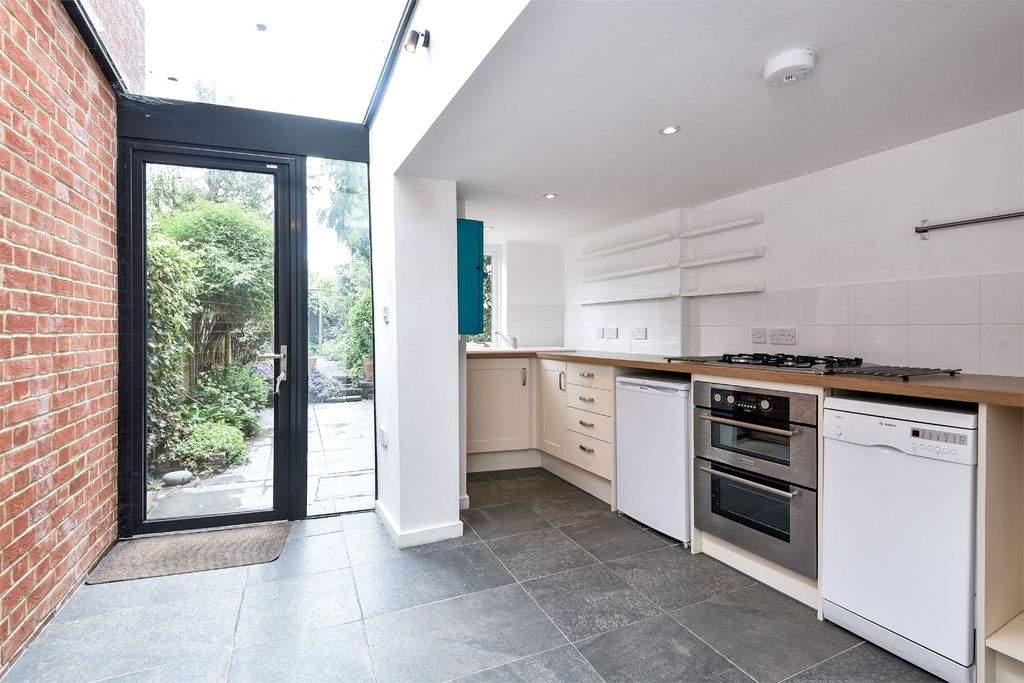 Property photo 2 of 10 Picture 02