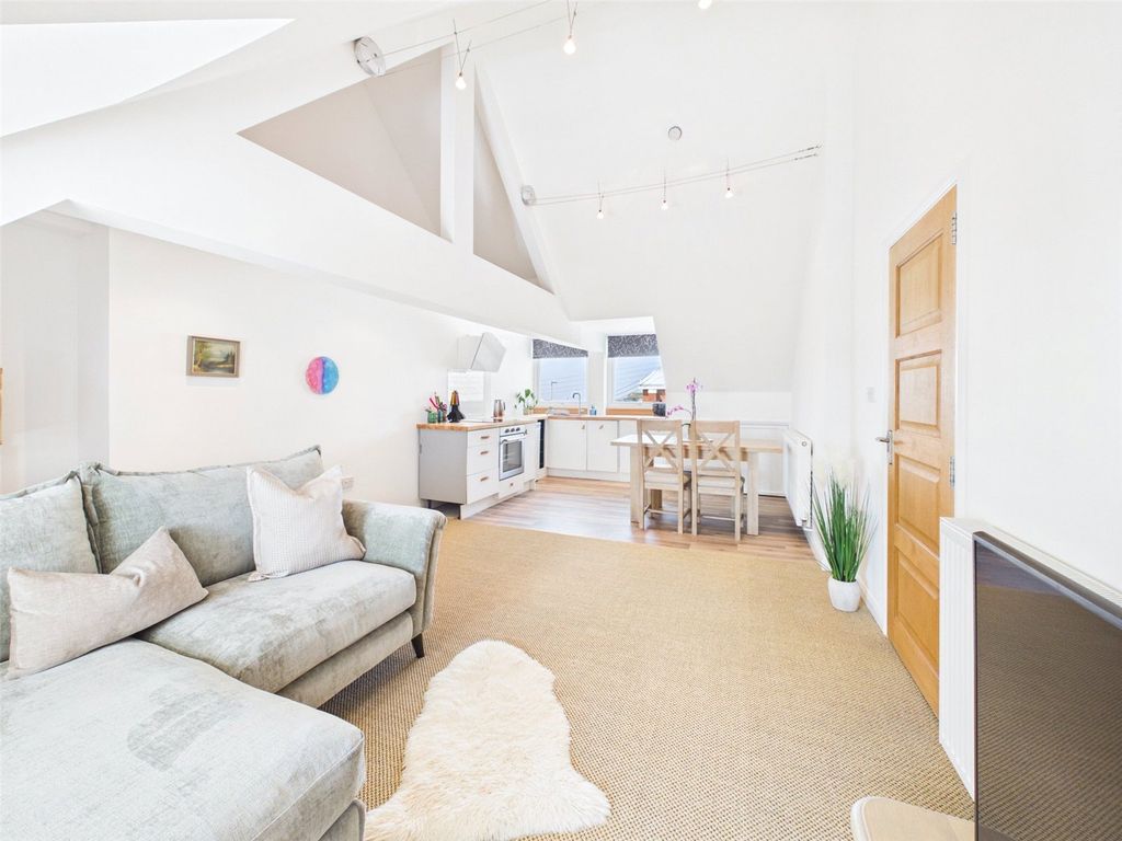 2 bed flat for saleSummerleaze Crescent, Bude, Cornwall EX23 photo 4