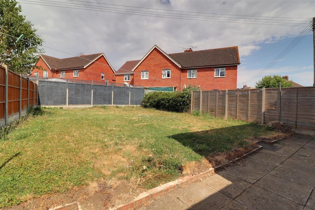Property photo 2 of 13