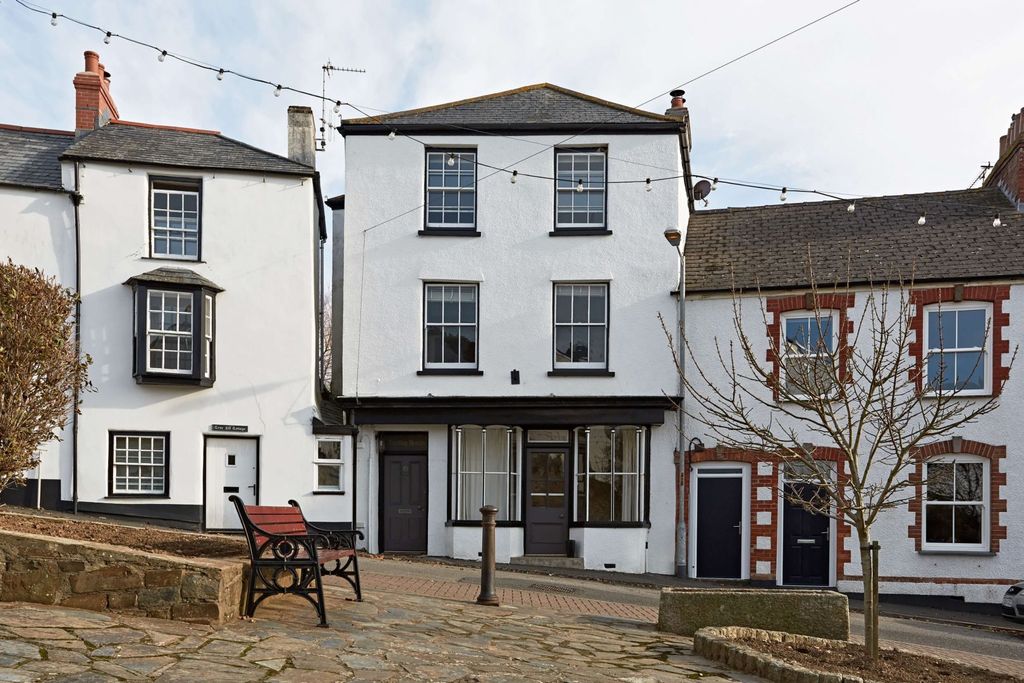 Property photo 1 of 26