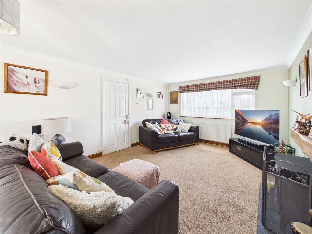 Property photo 3 of 16 Picture No. 19