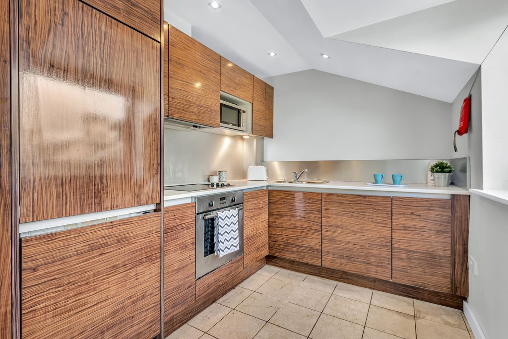 Property photo 3 of 13 Property Photo