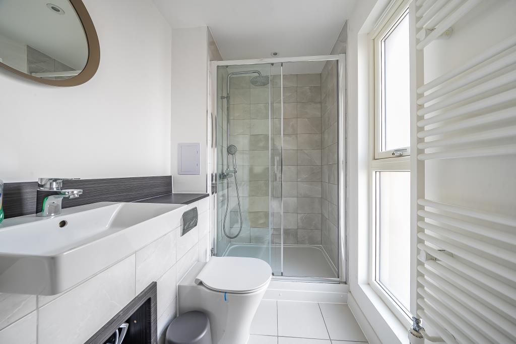 Property photo 2 of 20 Bathroom