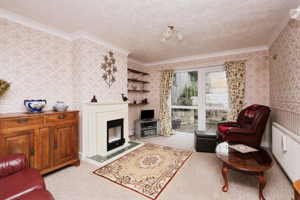 Property photo 2 of 17