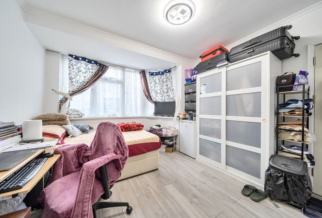 Property photo 3 of 15 1462735-18-6A2009...