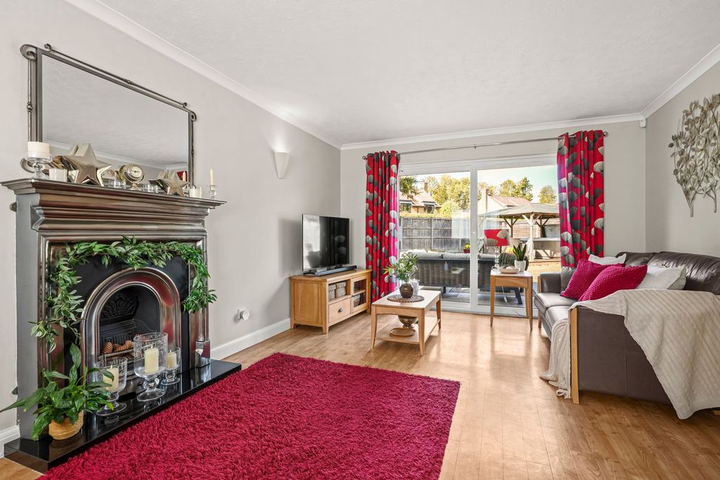 Property photo 2 of 76