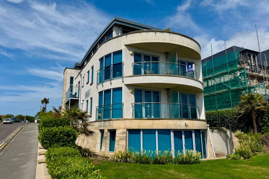Property photo 1 of 11 Oceana