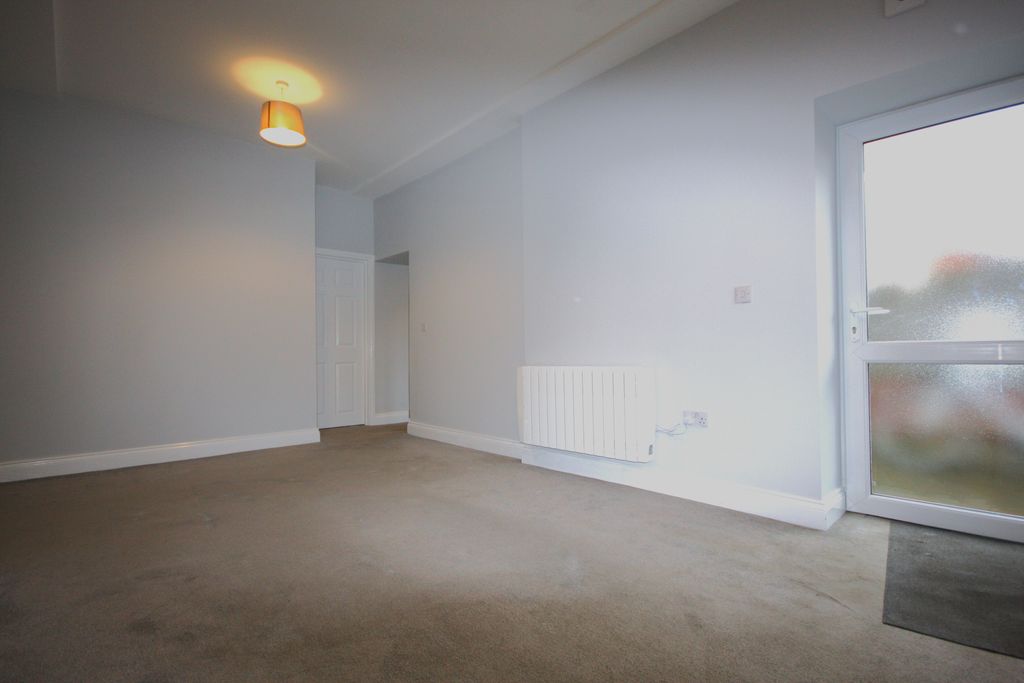 Property photo 3 of 10 Image