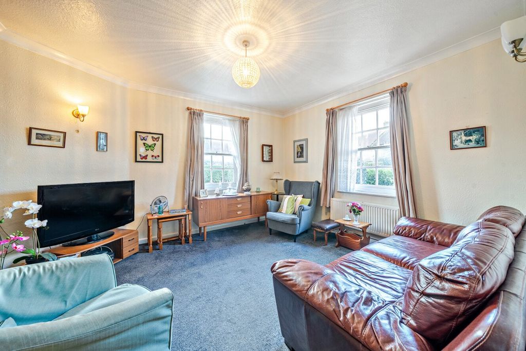 Property photo 2 of 14 Picture No. 10