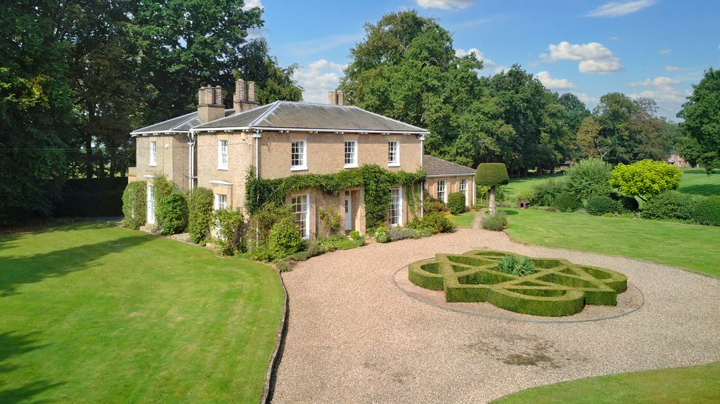 Property photo 1 of 61