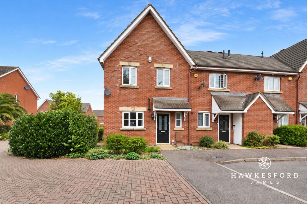 Property photo 1 of 15 Anatase Close, Sittingbourne - Front