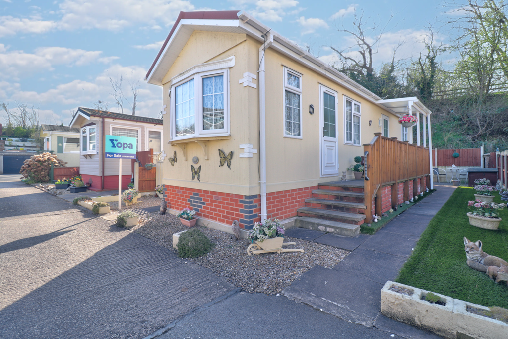 Property photo 1 of 15 Front