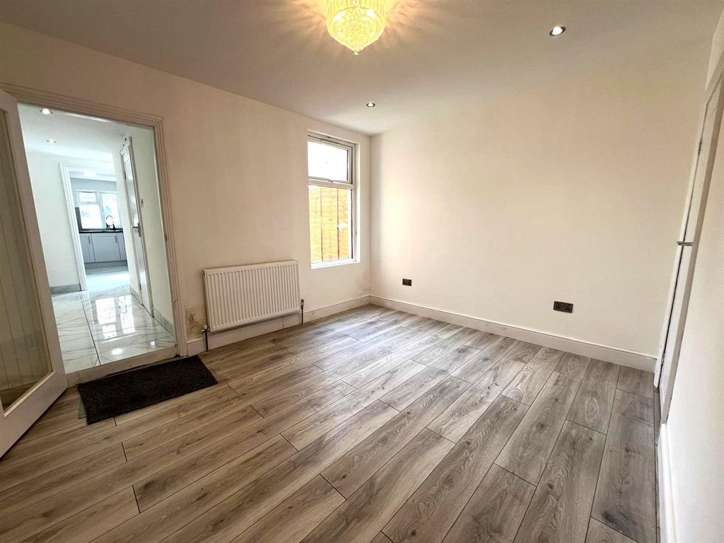 Property photo 3 of 12 Dining Room