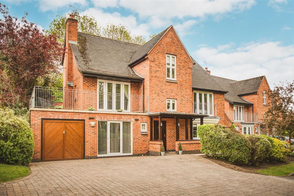 Property photo 1 of 34