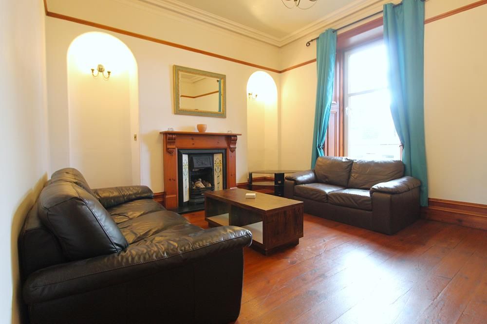 Property photo 1 of 12 Lounge