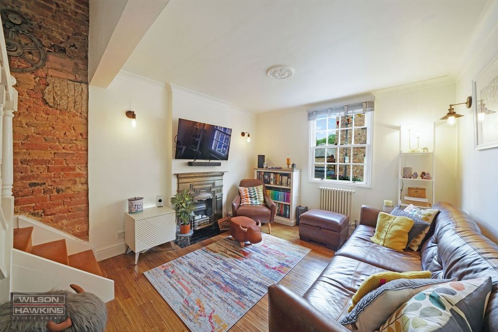 Property photo 3 of 12