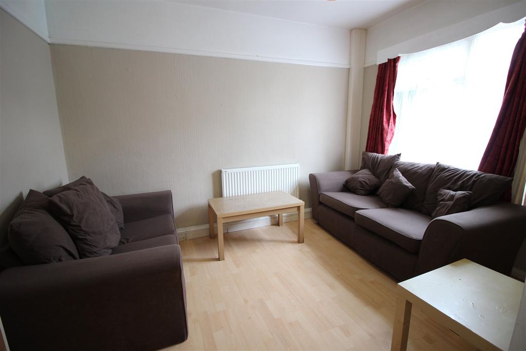 Property photo 2 of 10 Lounge1.Jpg