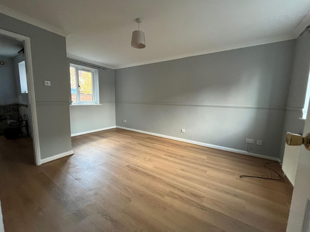 Property photo 2 of 10 Image