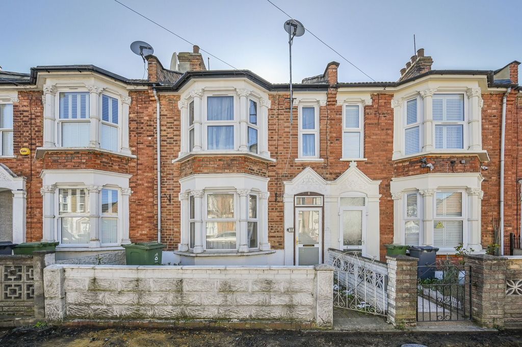 Property photo 2 of 11