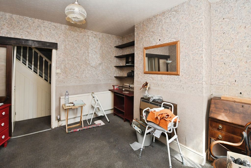 Property photo 3 of 17 Photo