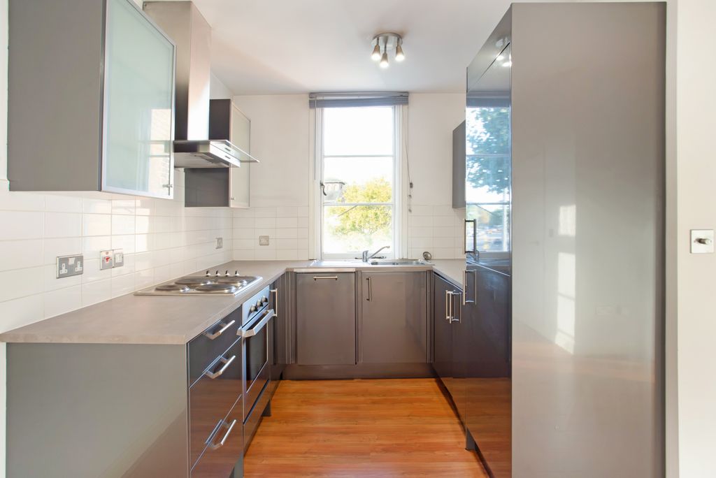 Property photo 3 of 10 Flat 6, 57 Fassett R