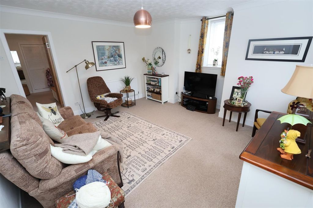 Property photo 2 of 19