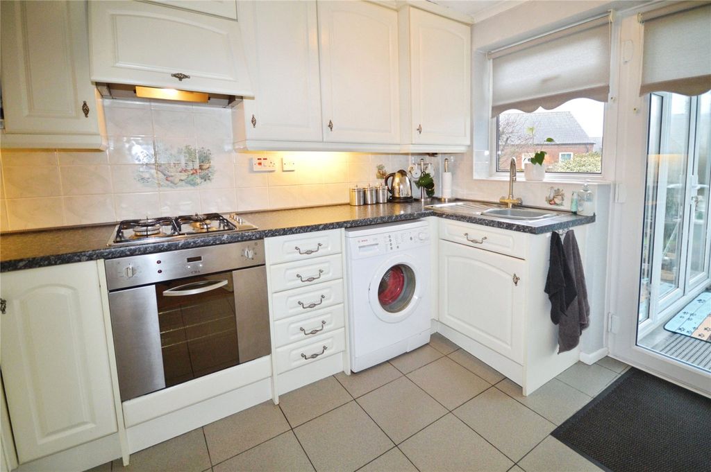 Property photo 2 of 20 Kitchen